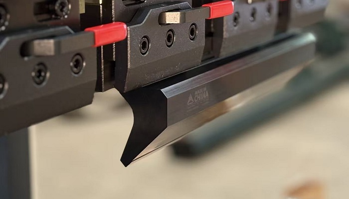 Hardened and ground gooseneck blade for stainless steel box bending.