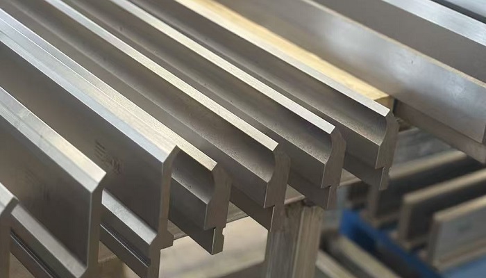 Press brake punch 